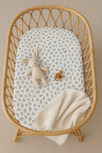 little acorn |  2 in 1 Moses Basket Fitted Sheet / Changing Mat Cover - Floral