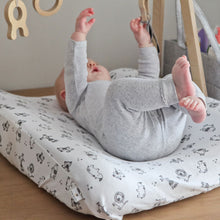 little acorn | 2 in 1 Moses Basket Fitted Sheet / Changing Mat Cover - African Animals
